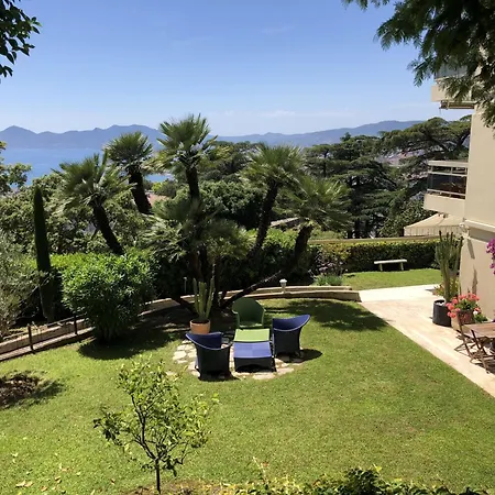 - Le Saint Georges Avec Superbe Jardin Et Vue Panoramique Apartment