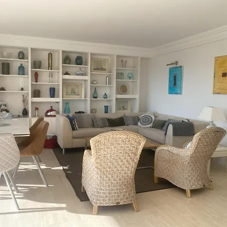 Le St Georges Californie, Appartement-villa Avec Grand Jardin Et Vue